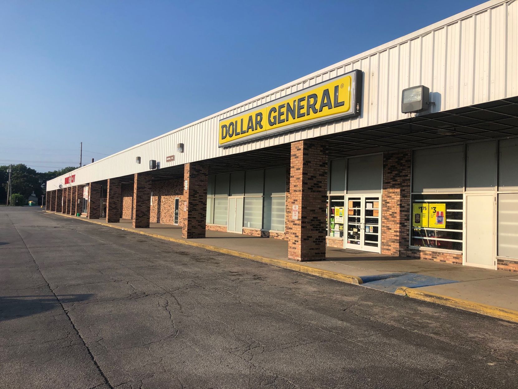 Dollar General opens across from Family Dollar in Gary